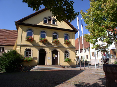 Der höchst gelegene und zugleich kleinste Stadtteil Duttenberg, welcher aber mit der ehemaligen Burg Duttenberg und dem Deutschordenschloss Heuchlingen glänzt.